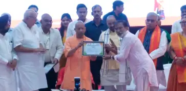 प्राकृतिक खेती कार्यशाला के दौरान किसानों को संबोधित करते मुख्यमंत्री योगी आदित्यनाथ
