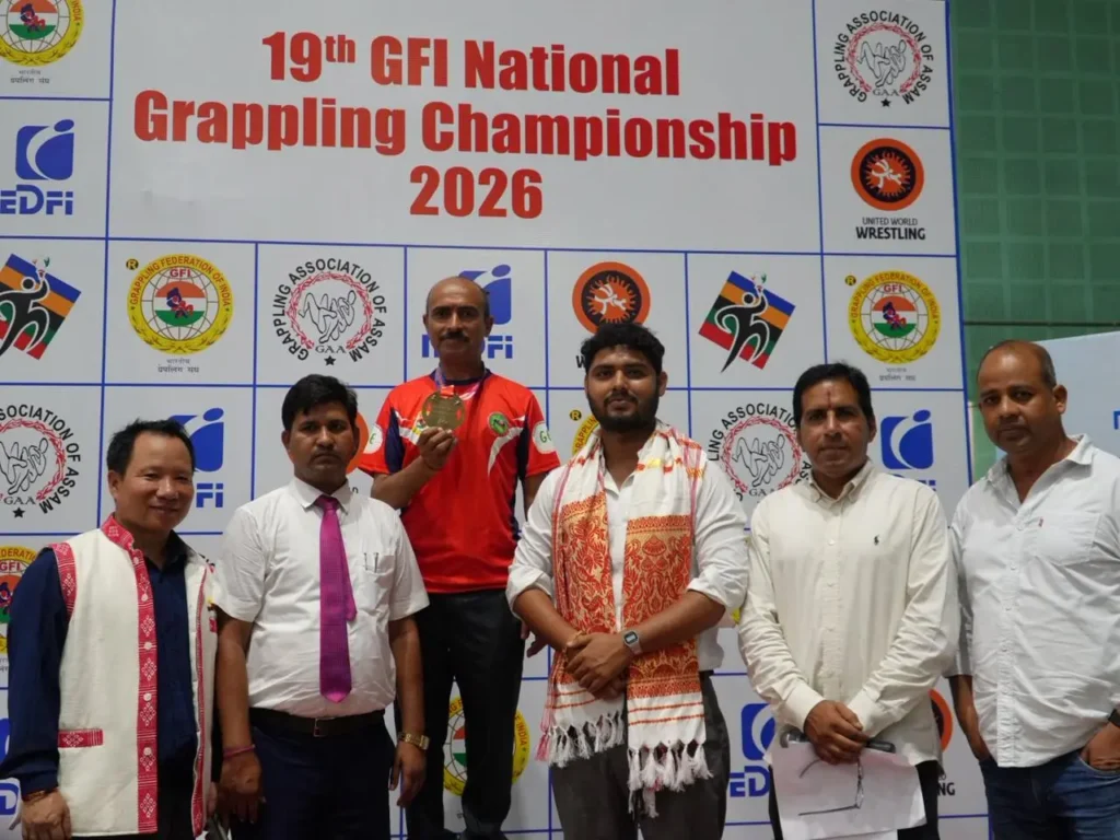 राष्ट्रीय ग्रेपलिंग चैंपियनशिप में पदक जीतने वाले उत्तराखंड के खिलाड़ी और सम्मानित नवीन रयाल
