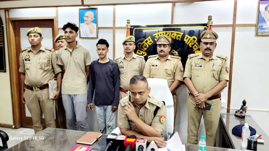 कानपुर के कल्याणपुर में कथित देसी बम हमले के मामले में पुलिस कार्रवाई और दो आरोपियों की गिरफ्तारी की सांकेतिक तस्वीर