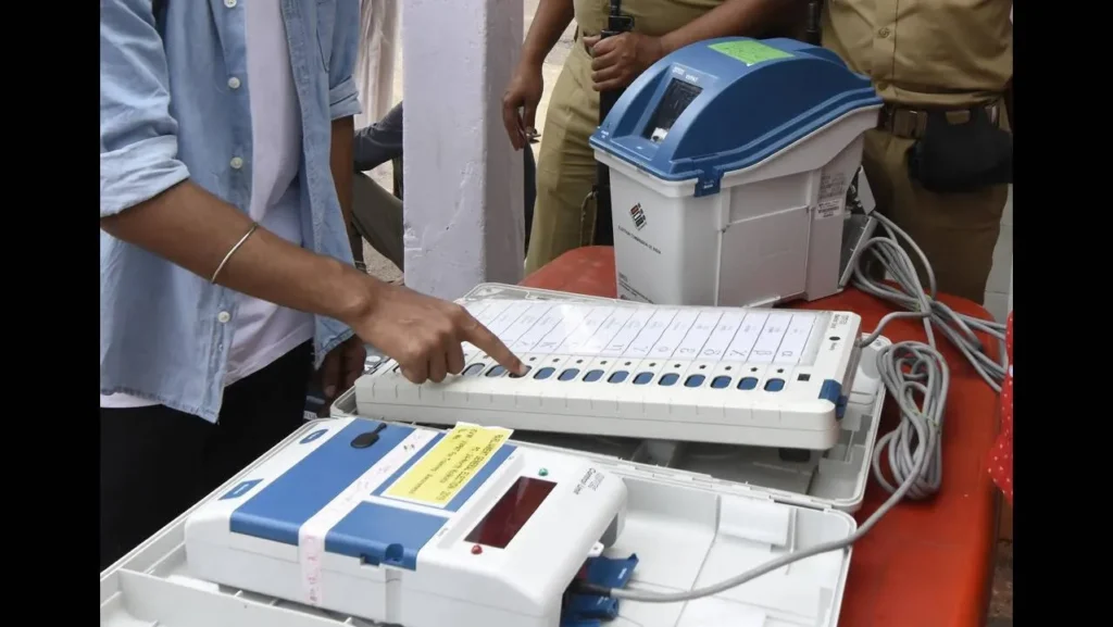 डोनाल्ड ट्रंप ने भारत की फोटो आईडी और मतदान व्यवस्था को अमेरिकी चुनाव सुधार के उदाहरण के तौर पर बताया