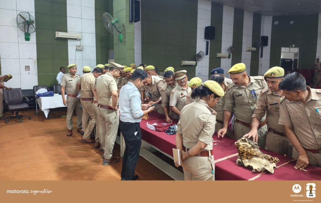 कानपुर में वन्यजीव अपराध जांच प्रशिक्षण के दौरान अधिकारी और प्रतिभागी