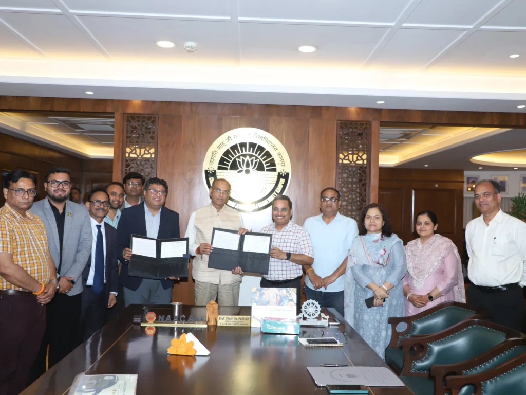 CSJMU में शुरू हुए MBA in Financial Services पाठ्यक्रम और छात्रों की पढ़ाई से संबंधित दृश्य