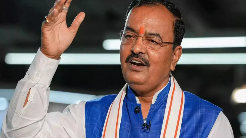 लखनऊ में मीडिया से बातचीत करते उत्तर प्रदेश के उपमुख्यमंत्री केशव प्रसाद मौर्य।