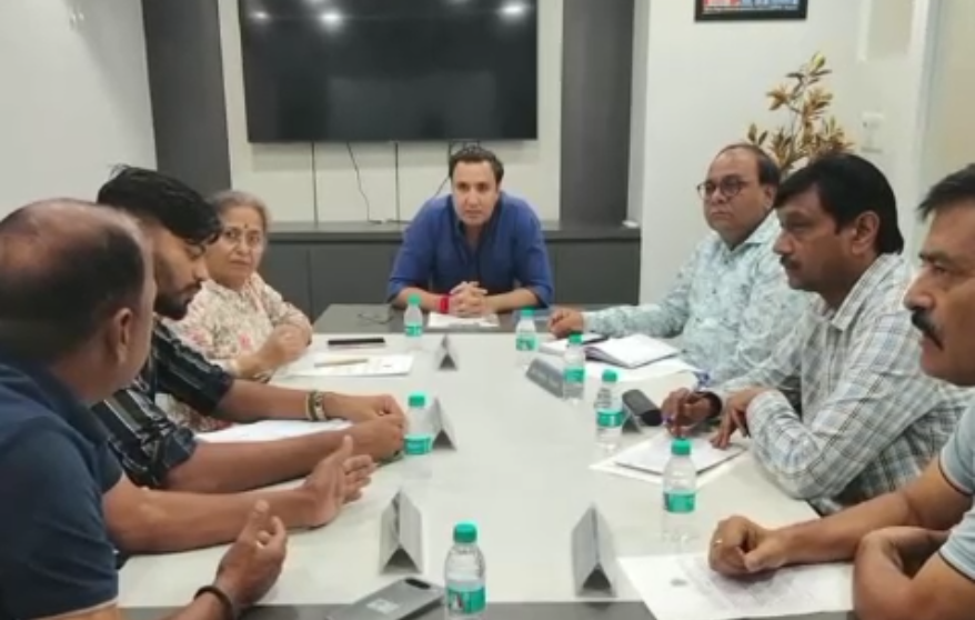 कानपुर में 2 अक्टूबर से यूनाइटेड चैंपियन लीग शुरू होगी। 10 टीमें और करीब 200 खिलाड़ी 30 ओवर के मुकाबलों में हिस्सा लेंगे।