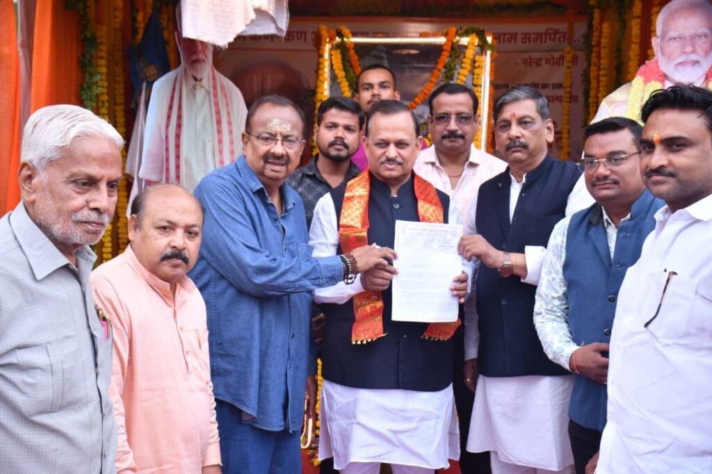 कानपुर के व्यापारियों ने UPI पर MDR को लेकर चिंता जताई। 15 अक्टूबर से नई व्यवस्था लागू होने से पहले छोटे व्यापारियों के लिए शुल्क-मुक्त भुगतान की मांग की।