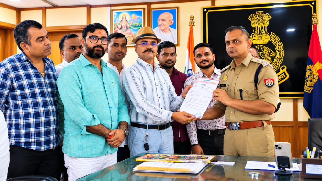 Kalyanpur Mandhana theft cases traders memorandum to DCP Kanpur