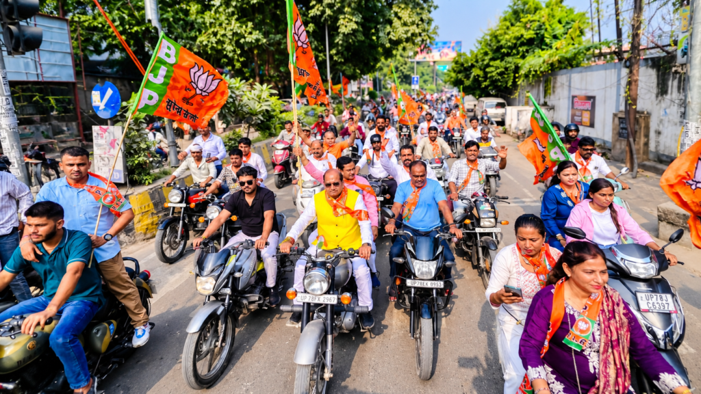 बिना हेलमेट बाइक चलाने पर गोविंदनगर विधायक सुरेंद्र मैथानी का चालान